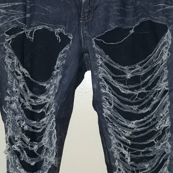 Thrill Jeans - Picture 2 of 4